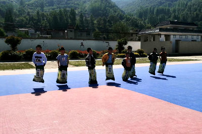 白鹤学校举行春季田径运动会  