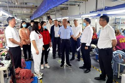 县人大常委会对全县招商引资工作进行调研  