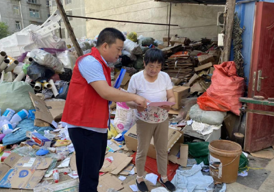 房县人社局：开展“创文入户大宣传 环境卫生大清扫”活动