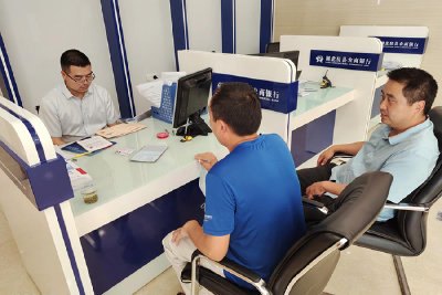 县公共资源交易中心：下基层化解群众养殖产业资金之忧