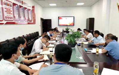 房县行政审批局推进党员干部下基层察民情解民忧暖民心实践活动