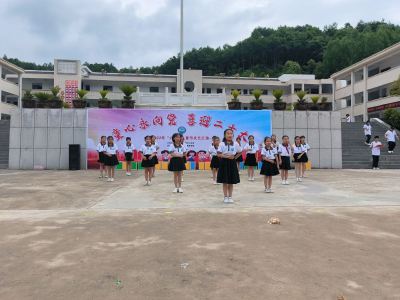 窑淮学校开展“童心永向党，喜迎二十大”文艺汇演活动
