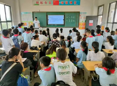 快乐过暑假安全不“放假”——军店小学开展暑假前安全教育活动