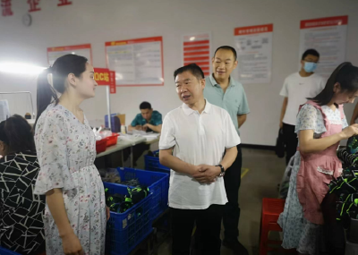 房县文联开展下基层察民情解民忧暖民心实践活动