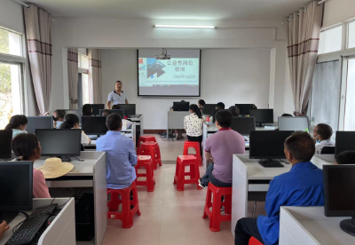 县公共就业服务中心到万峪河乡开展公益性岗位核岗工作