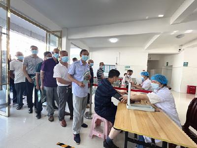 房县为140余名优抚对象进行健康体检