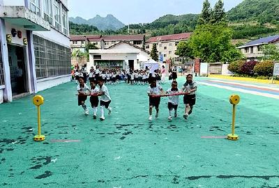 门古寺镇中心幼儿园举行亲子运动会