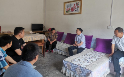 房县农机服务中心：扎实开展“下基层察民情解民忧暖民心”实践活动