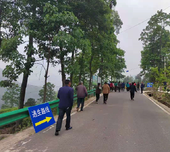 姚坪乡:乘下察解暖“车”  筑防汛安全“坝”