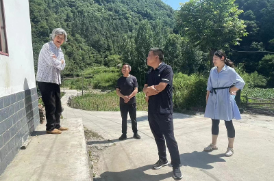 化龙堰镇：“三坚持”助推下基层察民情解民忧暖民心实践活动落实落地