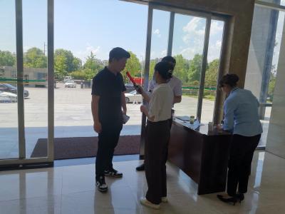 房县狠抓队伍作风建设突击检查工作日“午餐饮酒”