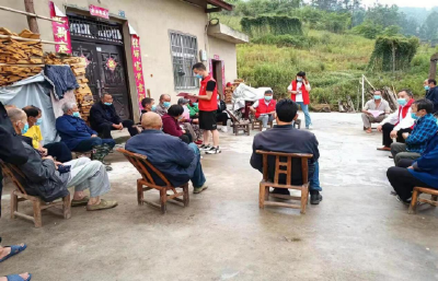红塔镇：反诈宣传进地头  守住群众“养老钱”