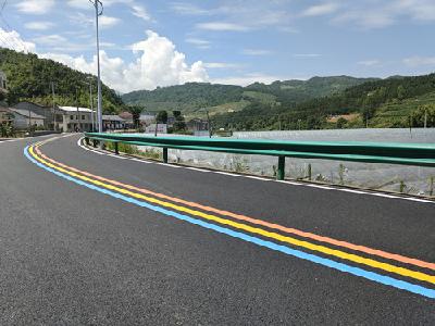 美化亮化路灯设施 为文明城市“争光”