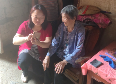 红塔镇人社中心：暖心小服务  解决“大难题” 
