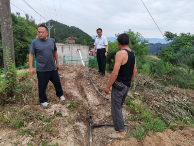 生态环保局驻村工作队：解决饮水难题 提升群众幸福感