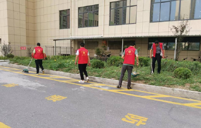 房县县委宣传部：党员报道进社区   清洁家园在行动