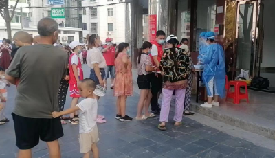 房县科协和商务中心：党员干部冲锋疫情防控一线