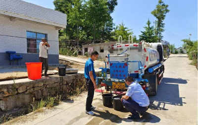 万峪河乡：志愿“红”警察“蓝”上门服务暖民心
