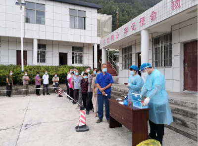房县公安局交警大队：筑牢疫情防控屏障