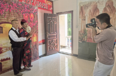 上龛乡：开展“金婚迎七夕 牵手永相伴”公益摄影活动