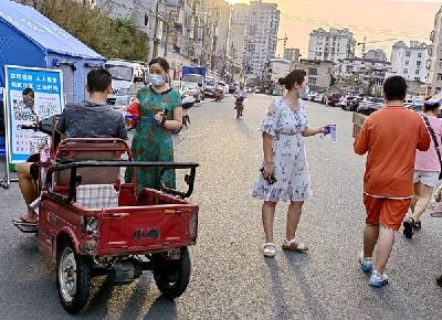 房县天明小学：疫情防控显担当暖心服务见真情