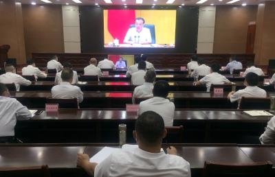 谢晓鸣要求：以“放管服”改革为抓手 持续优化营商环境