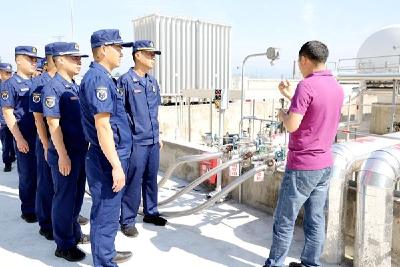 县消防救援大队积极开展“下基层察民情解民忧暖民心”实践活动
