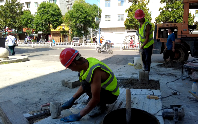 房县住建局提档升级市政公共设施助力文明城市创建