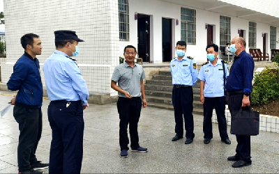白鹤镇：多级联动抓安全 平安开学有保障
