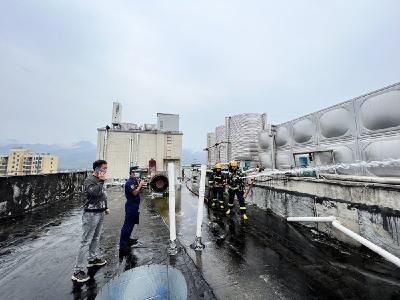 房县消防开展高层建筑拉动演练及实战桌面推演