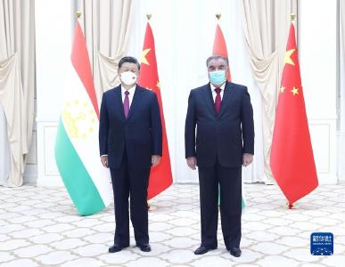 习近平会见塔吉克斯坦总统拉赫蒙 