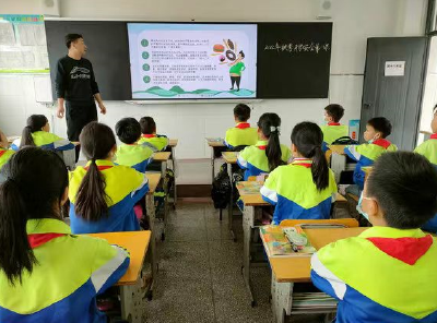 军店小学开展“开学第一课”安全教育主题活动