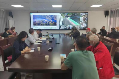 白鹤镇召开退休干部座谈会
