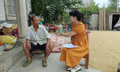 化龙堰镇：月满中秋 情系困难群众