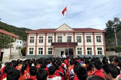 沙河乡明德小学开展中秋节假前安全教育活动