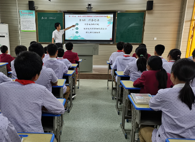 房县思源实验学校：同课异构展风采 齐思共研促提升