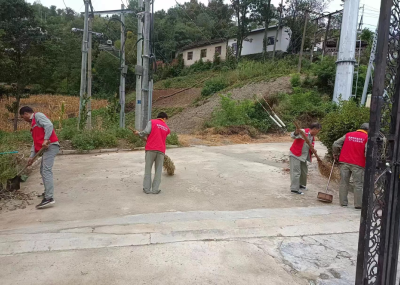 姚坪乡供电所：“清洁房县”活动日助力乡村振兴