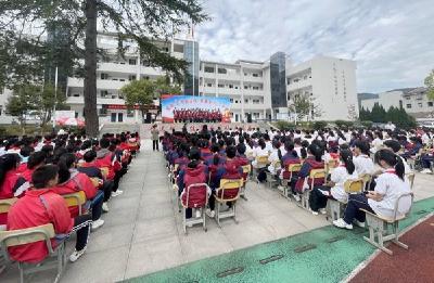 门古初中举行“奋进新征程 献礼二十大”红歌比赛