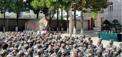法治宣传进校园   讲好开学第一课