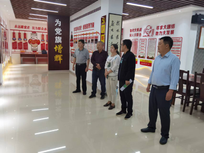 市经管局严剑霞一行调研指导我县农经工作