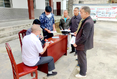   野人谷镇退役军人服务站：用心服务、用行动为退役军人送温暖