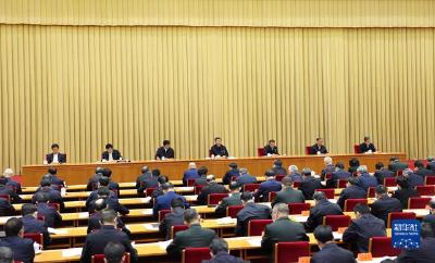 习近平在全国宗教工作会议上强调 坚持我国宗教中国化方向 积极引导宗教与社会主义社会相适应