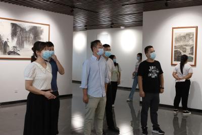 房县纪委监委组织年轻干部参观红色教育基地