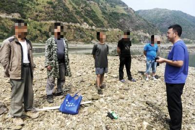 栽了！这个“捕鱼小分队”被房县公安一锅端