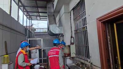 国网房县供电公司：安全检查进校园