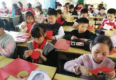 房县实验小学：剪纸倡廉洁巧手传廉风