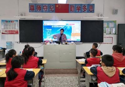 房县天明小学：劳动砺心智 实践促成长