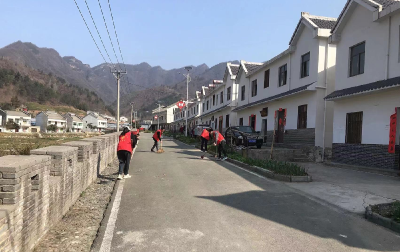 窑淮镇“四坚持 四融合”促人居环境蝶变