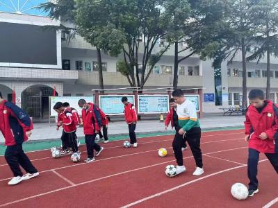 城关四中： 融于多彩活动 彰显社团魅力