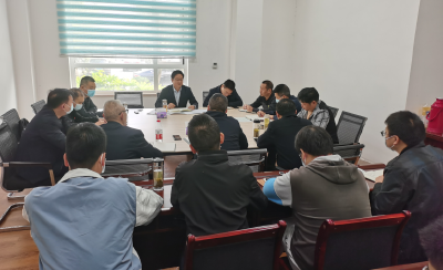 谢晓鸣强调：压实工作责任 筑牢“外防输入”坚固防线